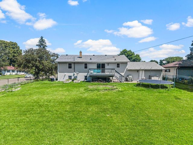 2162 Maple Lane E, Maplewood, MN 55109