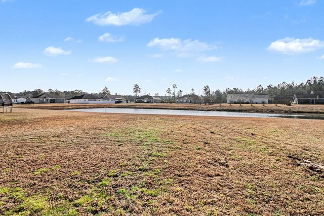 321 Millbrook Circle, Galivants Ferry, SC 29544