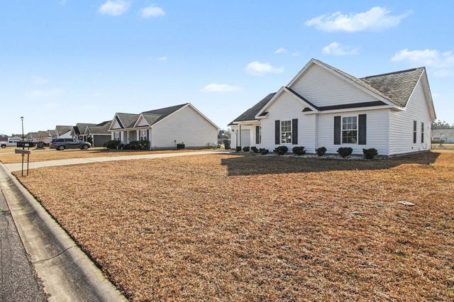 321 Millbrook Circle, Galivants Ferry, SC 29544