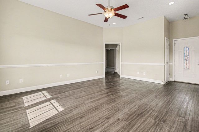 321 Millbrook Circle, Galivants Ferry, SC 29544