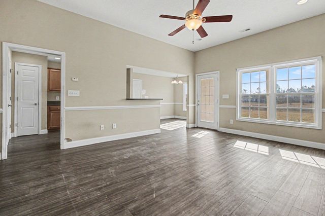 321 Millbrook Circle, Galivants Ferry, SC 29544