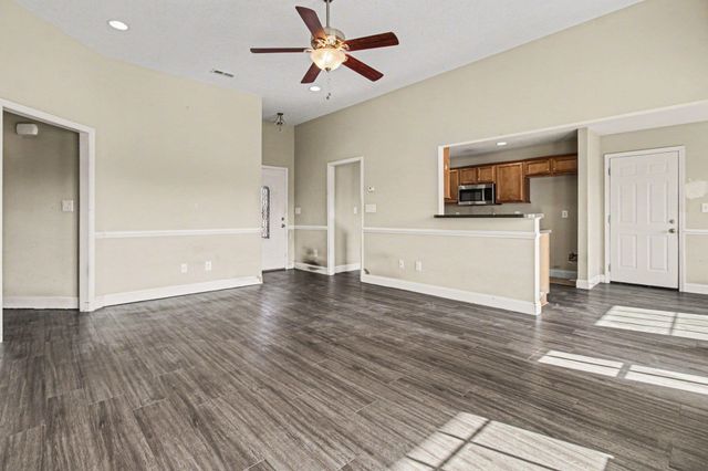 321 Millbrook Circle, Galivants Ferry, SC 29544