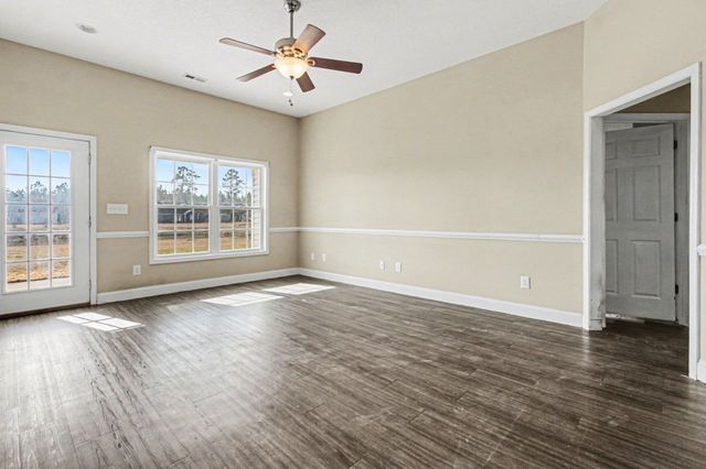 321 Millbrook Circle, Galivants Ferry, SC 29544