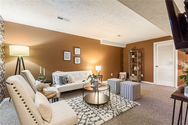 517 Eastbrooke Lane, Brighton, NY 14618