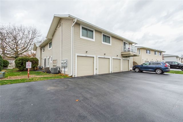 517 Eastbrooke Lane, Brighton, NY 14618