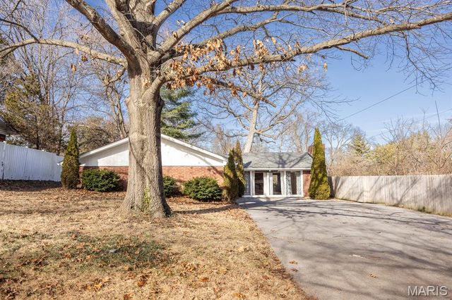 5 Cheshire Drive, Belleville, IL 62223