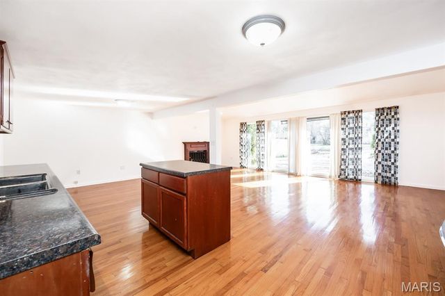 5 Cheshire Drive, Belleville, IL 62223