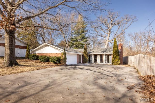 5 Cheshire Drive, Belleville, IL 62223