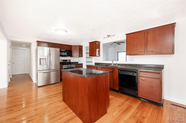 5 Cheshire Drive, Belleville, IL 62223