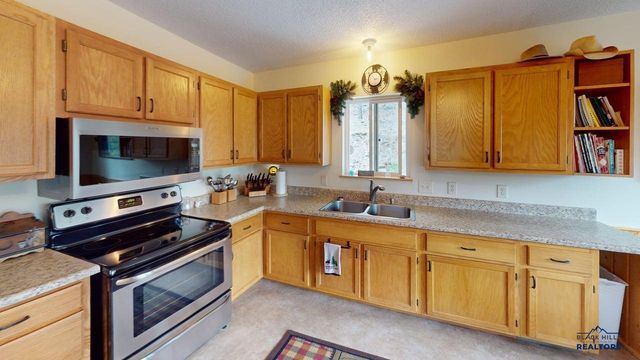 23716 BURNT FORK RD, Hill City, SD 57745