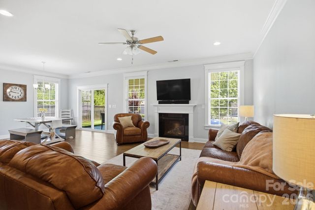 3026 Spinner Court, Denver, NC 28037