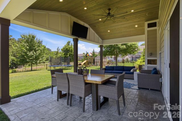 3026 Spinner Court, Denver, NC 28037