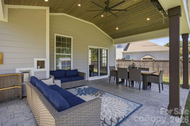 3026 Spinner Court, Denver, NC 28037