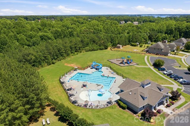 3026 Spinner Court, Denver, NC 28037