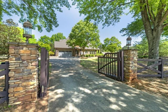 140 Green Circle, Mcdonough, GA 30252