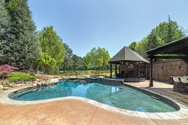 140 Green Circle, Mcdonough, GA 30252