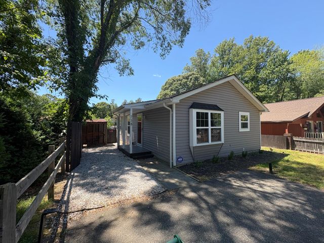 738 WHITE SANDS DR, Lusby, MD 20657