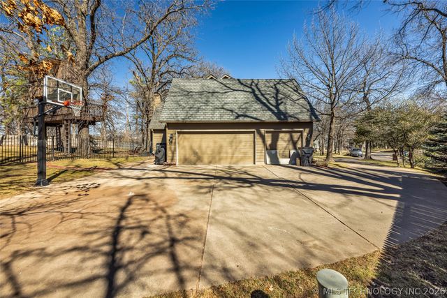 11202 S 66th East Avenue, Bixby, OK 74008