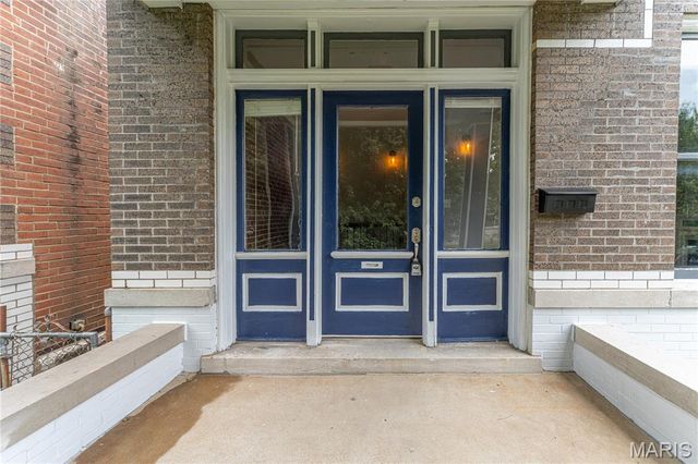 5210 Alaska Avenue, St Louis, MO 63111