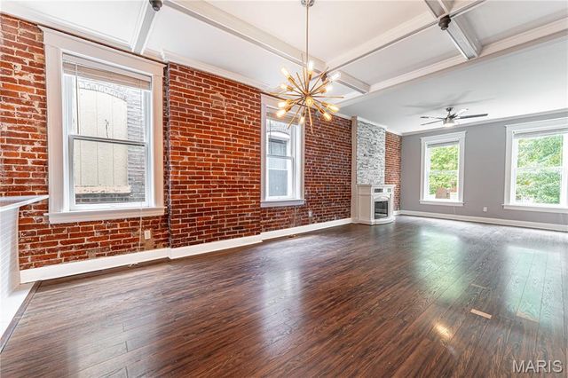 5210 Alaska Avenue, St Louis, MO 63111
