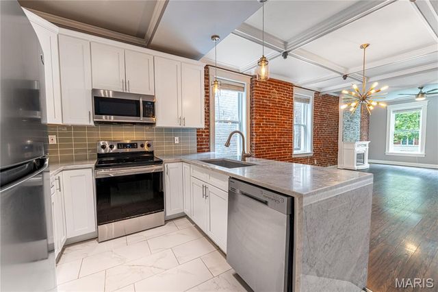 5210 Alaska Avenue, St Louis, MO 63111
