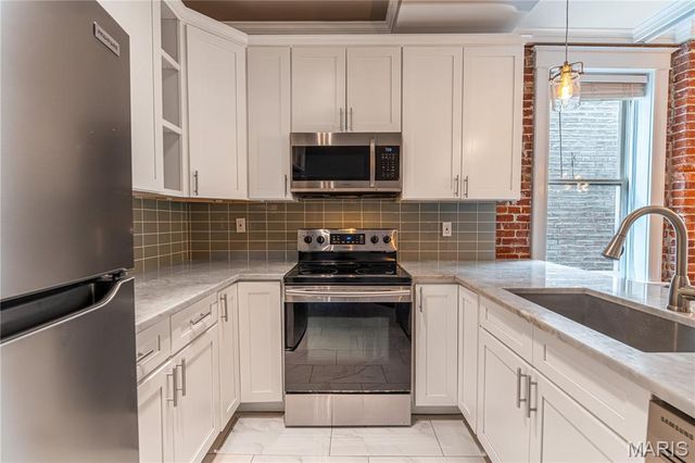 5210 Alaska Avenue, St Louis, MO 63111