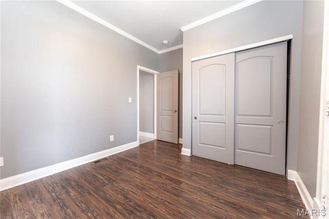 5210 Alaska Avenue, St Louis, MO 63111