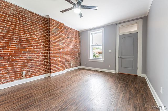 5210 Alaska Avenue, St Louis, MO 63111