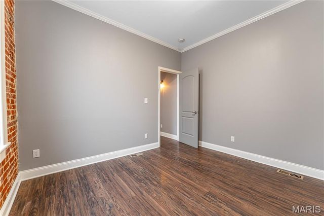 5210 Alaska Avenue, St Louis, MO 63111