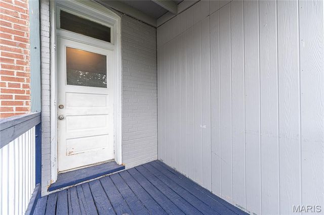 5210 Alaska Avenue, St Louis, MO 63111
