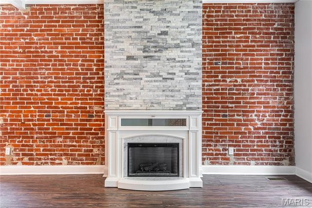 5210 Alaska Avenue, St Louis, MO 63111