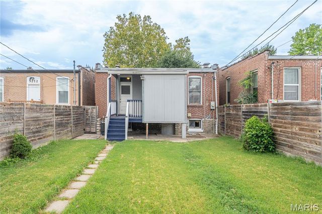 5210 Alaska Avenue, St Louis, MO 63111