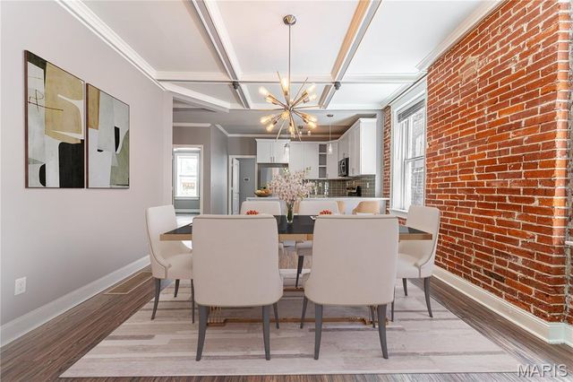 5210 Alaska Avenue, St Louis, MO 63111