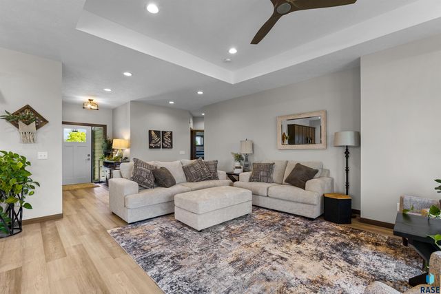 204 S 15th Ave Avenue, Rock Rapids, IA 51246