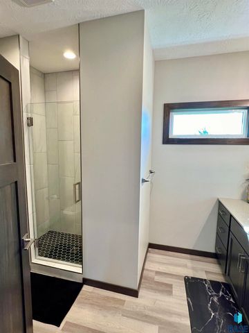 204 S 15th Ave Avenue, Rock Rapids, IA 51246