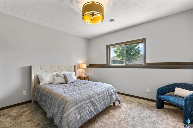 204 S 15th Ave Avenue, Rock Rapids, IA 51246