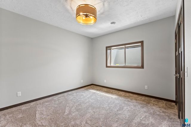 204 S 15th Ave Avenue, Rock Rapids, IA 51246