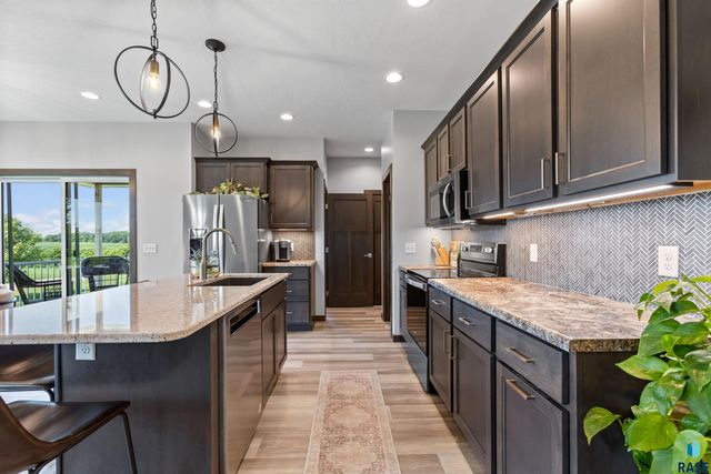 204 S 15th Ave Avenue, Rock Rapids, IA 51246