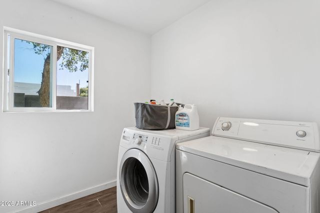 2324 E OAK Street, Phoenix, AZ 85006