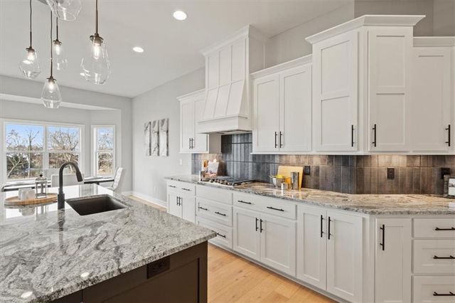 4458 Tee Box Drive, Basehor, KS 66007