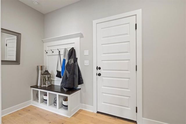 4458 Tee Box Drive, Basehor, KS 66007