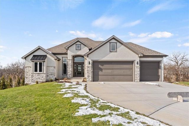 4458 Tee Box Drive, Basehor, KS 66007