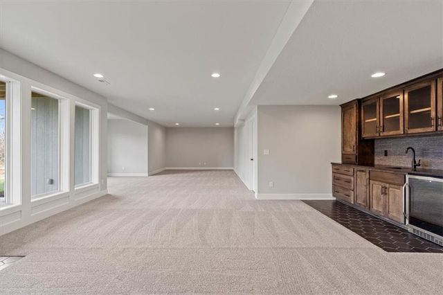 4458 Tee Box Drive, Basehor, KS 66007