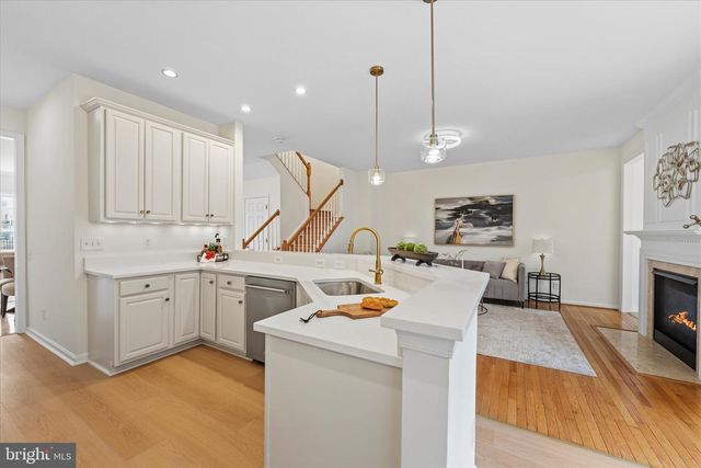 13004 ROSE PETAL CIR, Herndon, VA 20171
