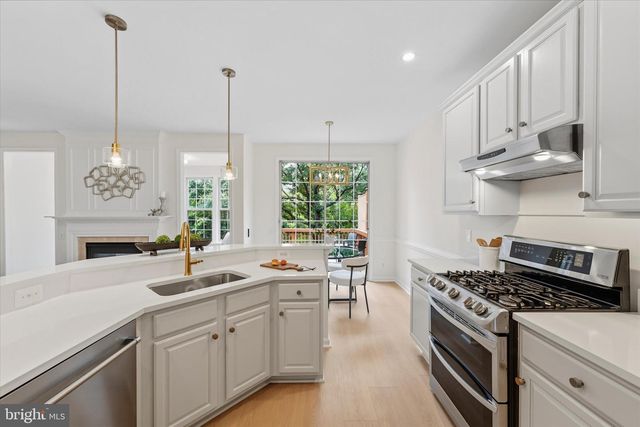 13004 ROSE PETAL CIR, Herndon, VA 20171