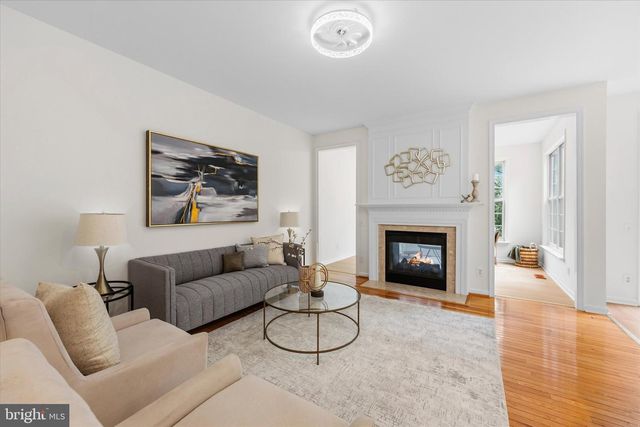 13004 ROSE PETAL CIR, Herndon, VA 20171