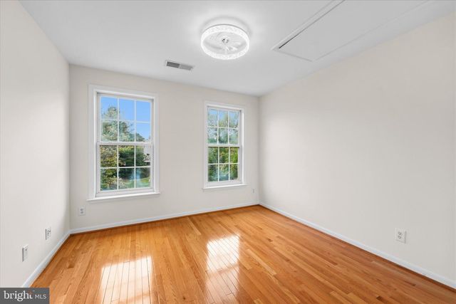 13004 ROSE PETAL CIR, Herndon, VA 20171