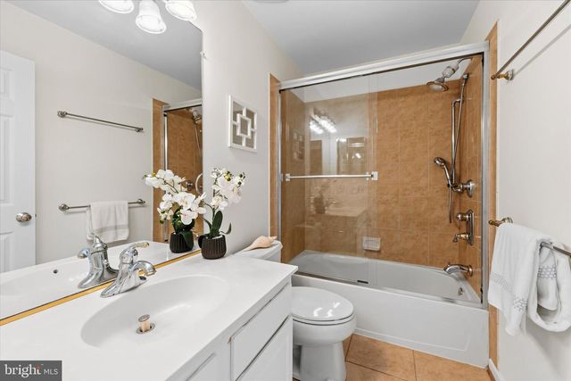 13004 ROSE PETAL CIR, Herndon, VA 20171