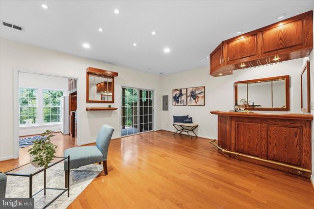 13004 ROSE PETAL CIR, Herndon, VA 20171