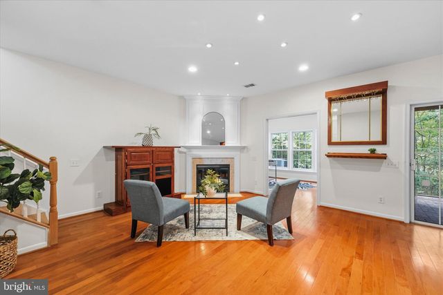 13004 ROSE PETAL CIR, Herndon, VA 20171